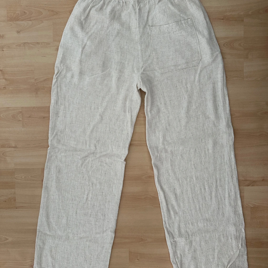 Beiga linnebyxor från Nelly XXS - 1