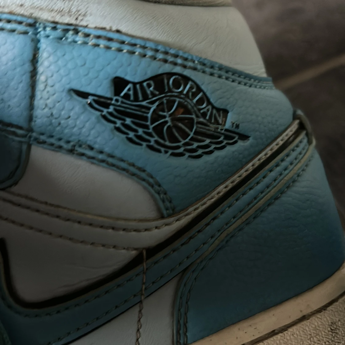 Nike Air Jordan 1 blå och vita sneakers - 3