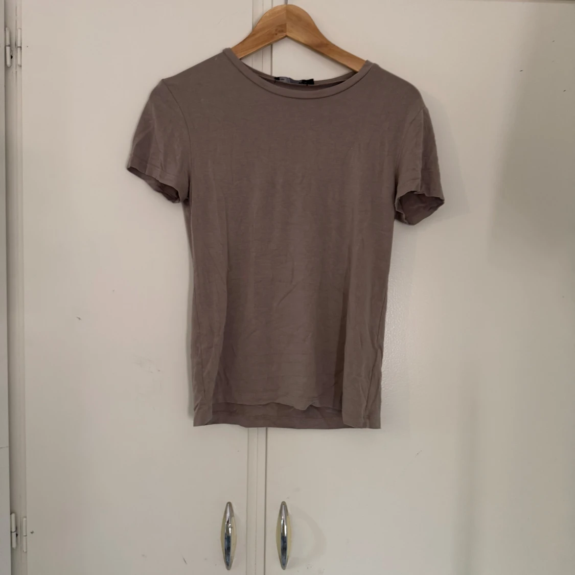 Beige T-shirt 