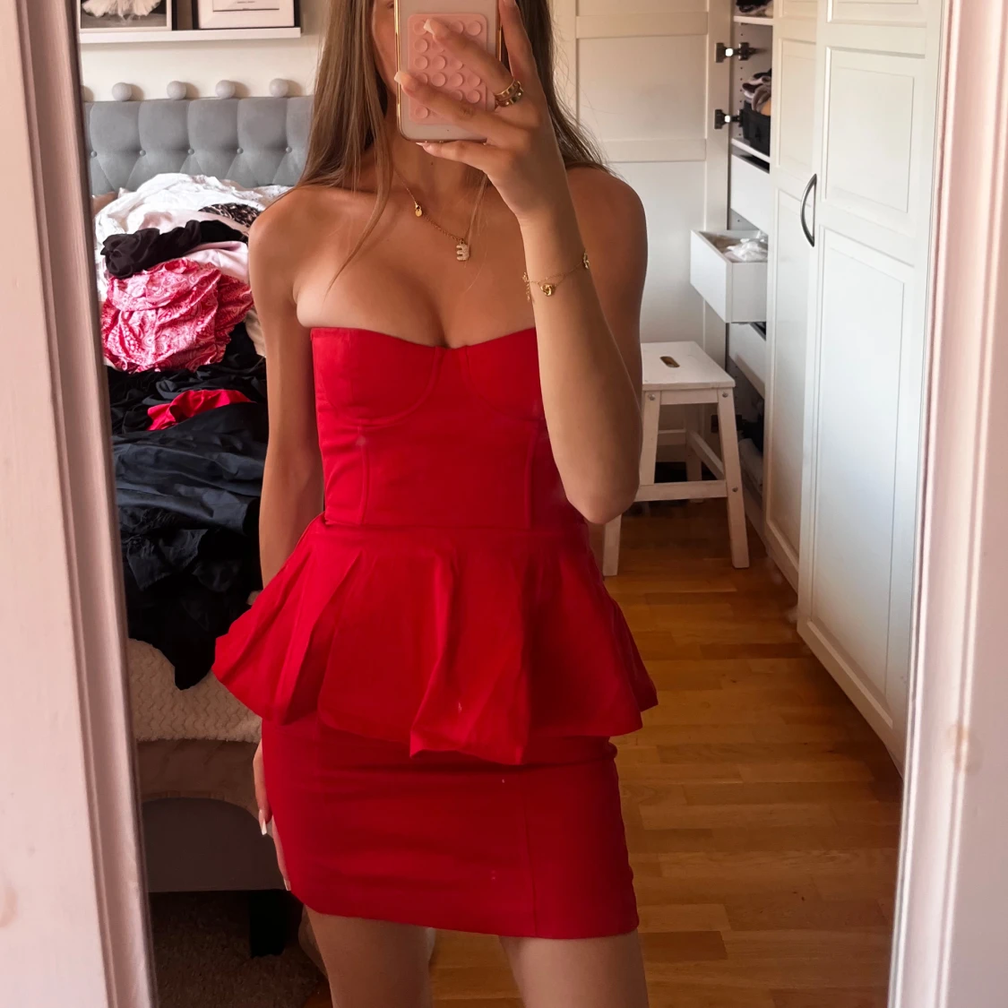 Röd korsettklänning - 2