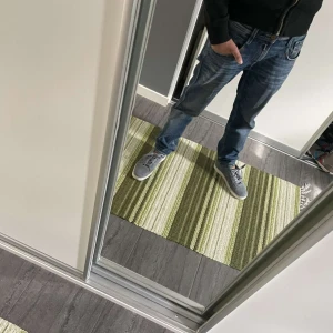 Replay anbass jeans - Säljer nu mina replay anbass jeans som jag är extremt sköna. Dom har den lite äldre replay designen och är extremt snygga!