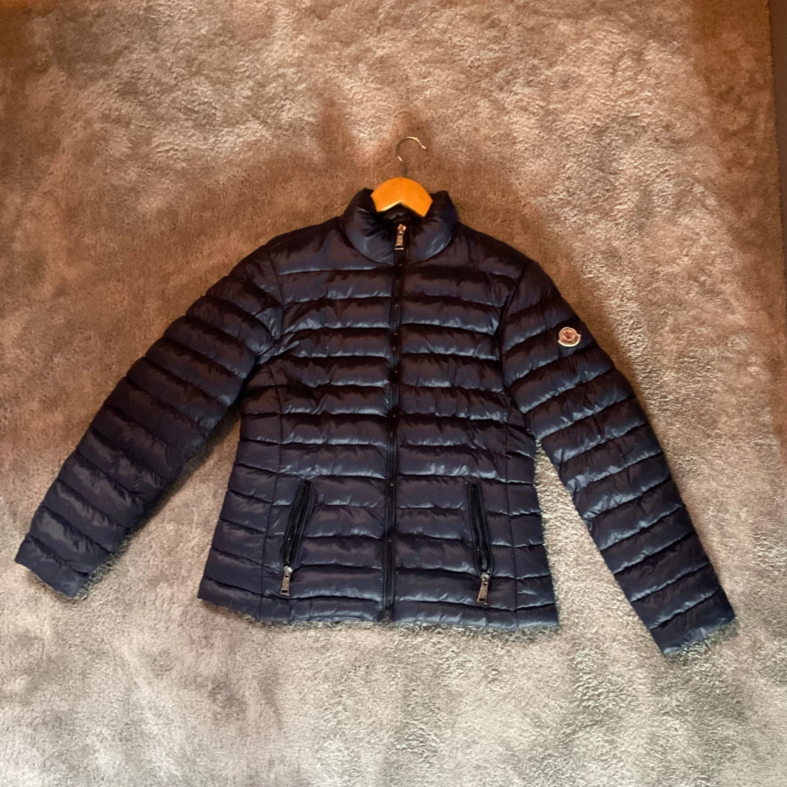 Mörkblå Moncler dunjacka - 1