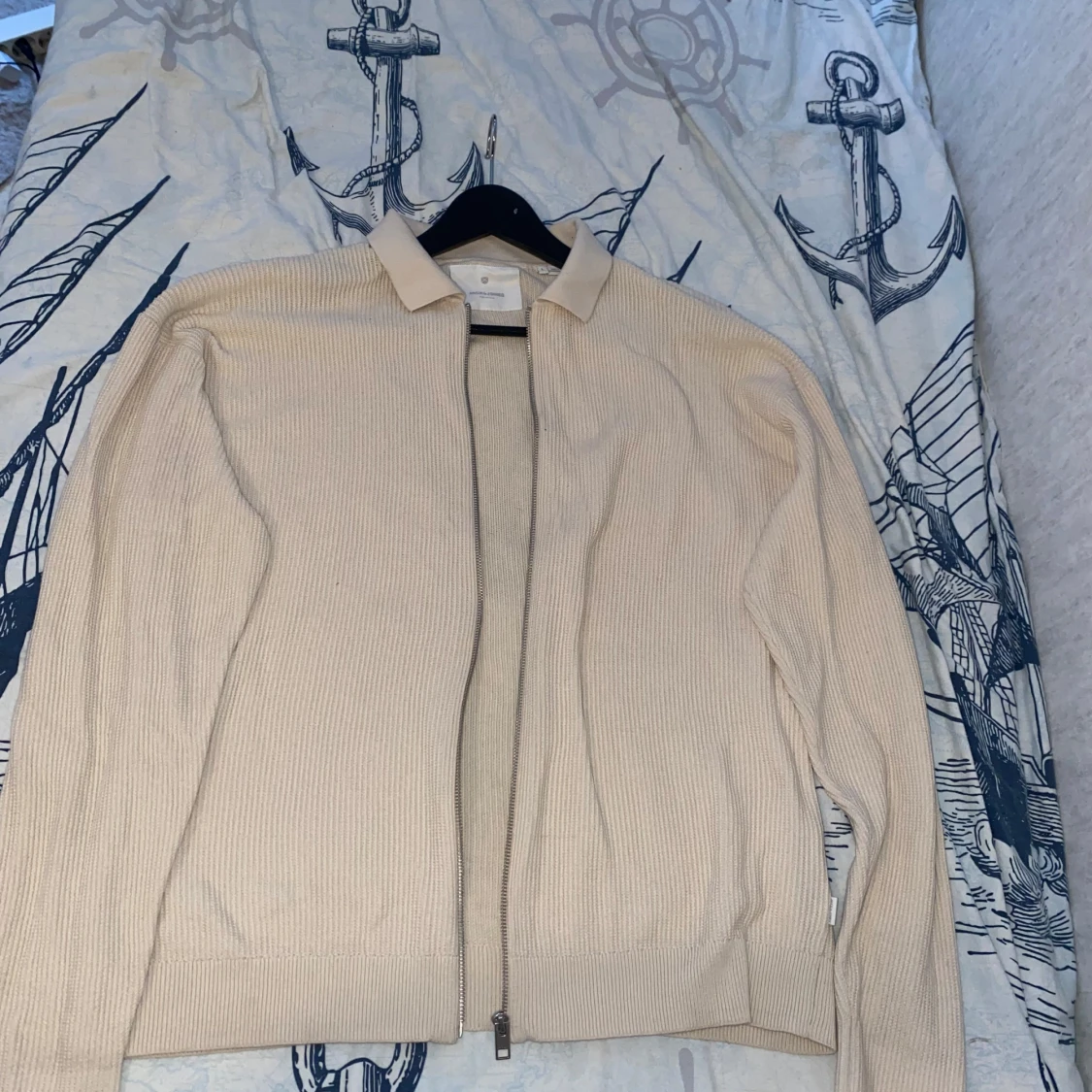 Beige stickad kofta från Jack & Jones - 1