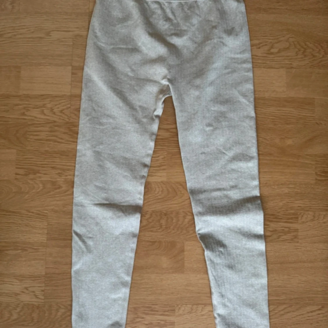 Beige ribbade leggings med hög midja