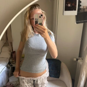 intimissimi t shirt  - en helt ny t shirt som aldrig är använd från intimissimi! perfekt som basplagg 💕