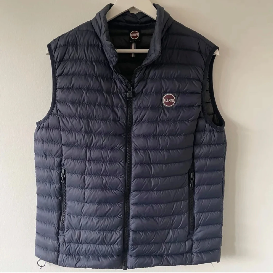 Mörkblå dunväst från Colmar