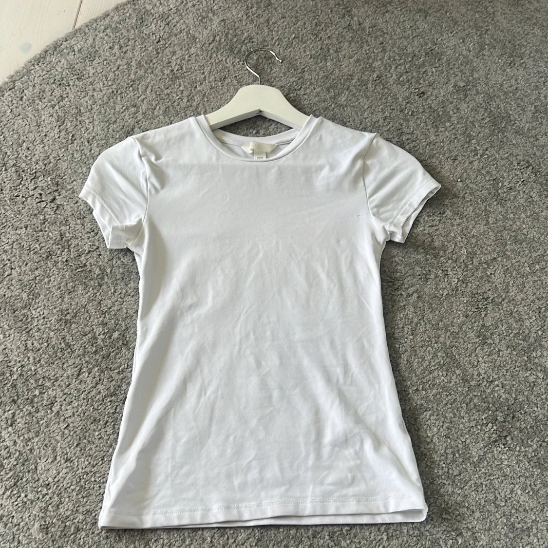 Vit tight t-shirt från H&M  - 1