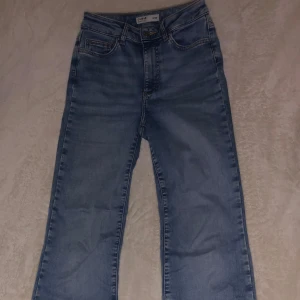 Bootcut jeans  - Snygga vardagliga bootcut jeans från Cubus, helt basica säljer pga de har blivit för små hann inte använda så jättemycket mycket bra skick🤗💞