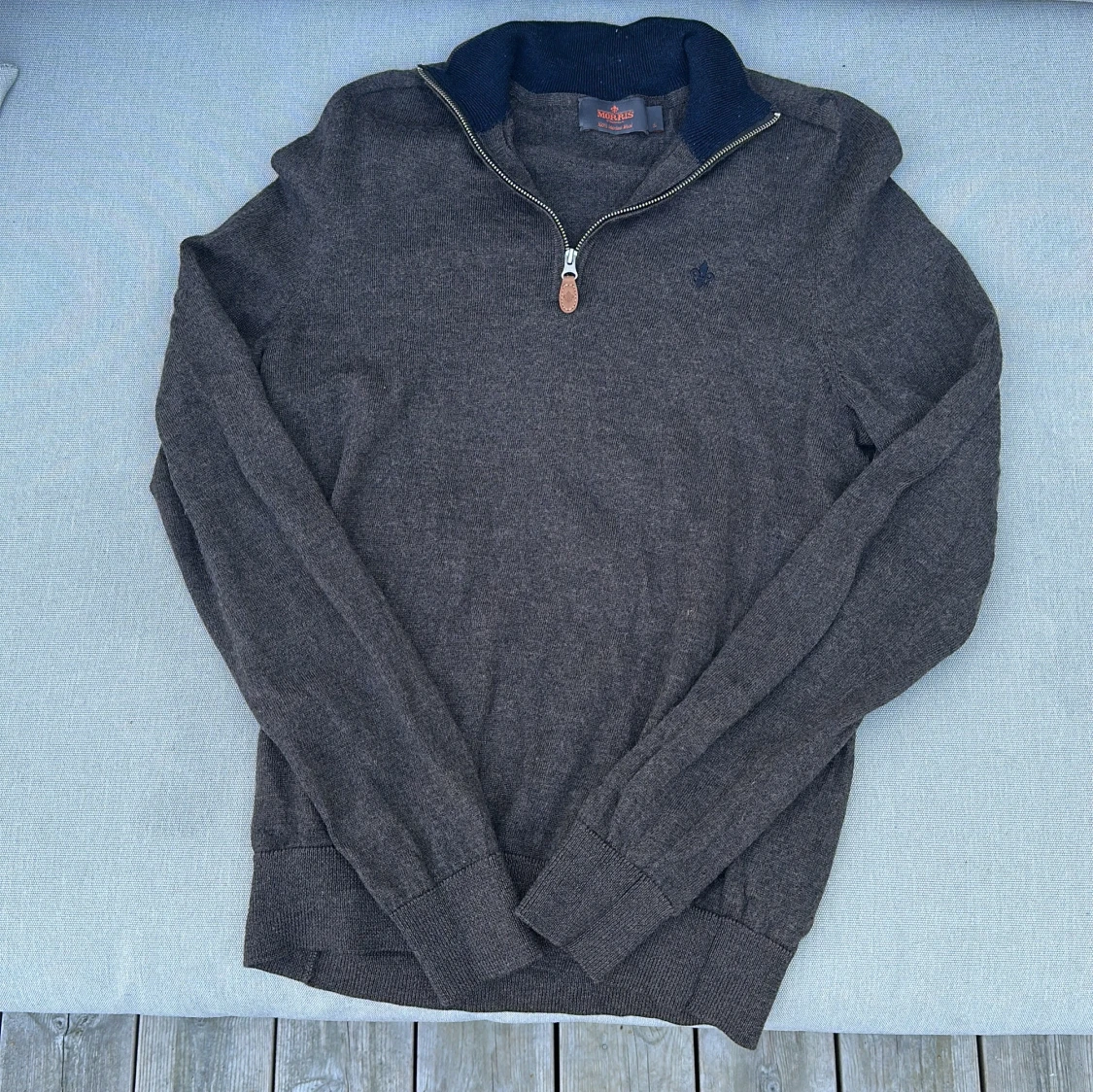 Mörkgrå merinoullströja Morris half zip