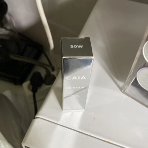 CAIA BB-Stick 30W helt ny - BB-Stick från CAIA i nyansen 30W. Helt ny och orörd. Endast tittat på färgen men ej använd