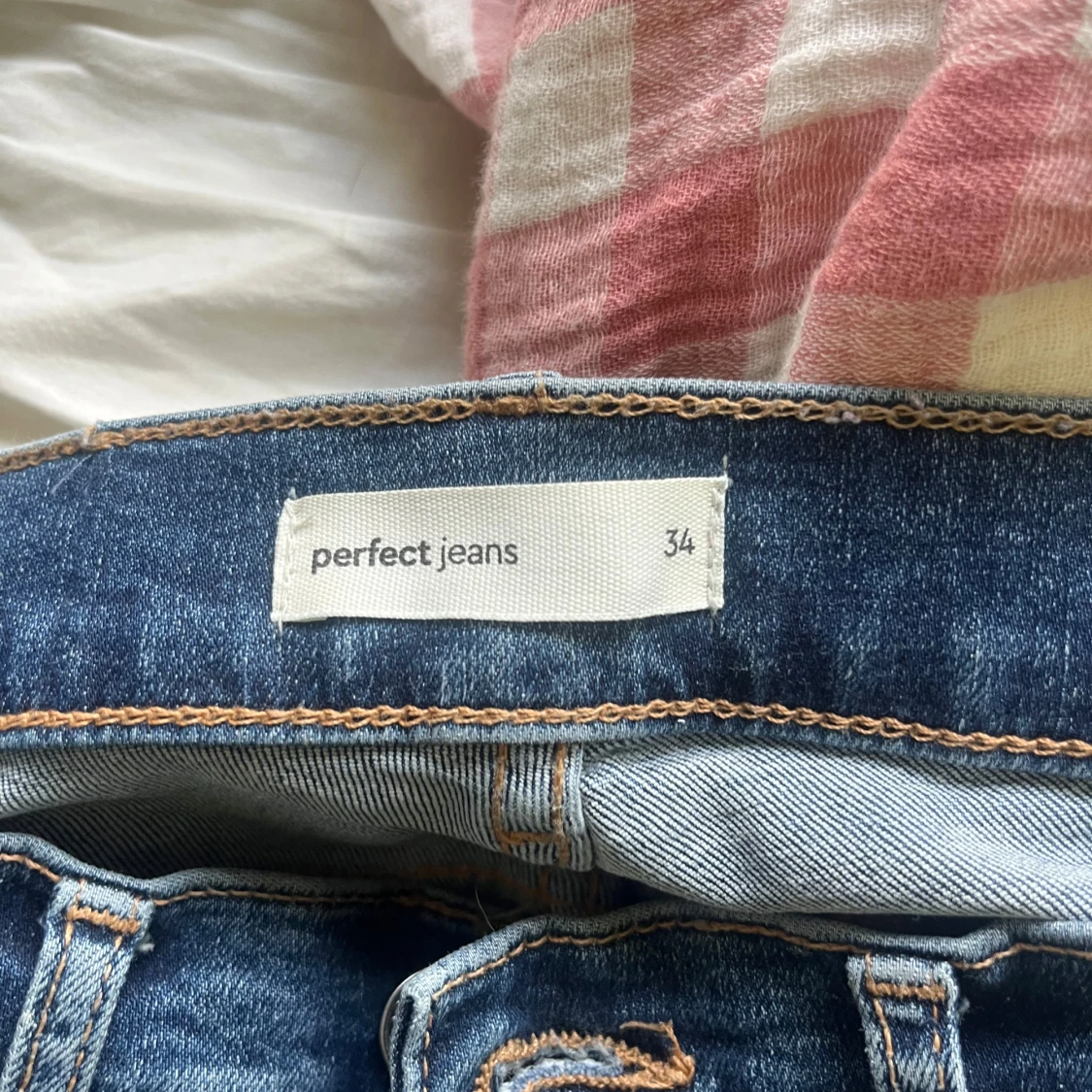 Blå bootcut jeans från Gina - 1