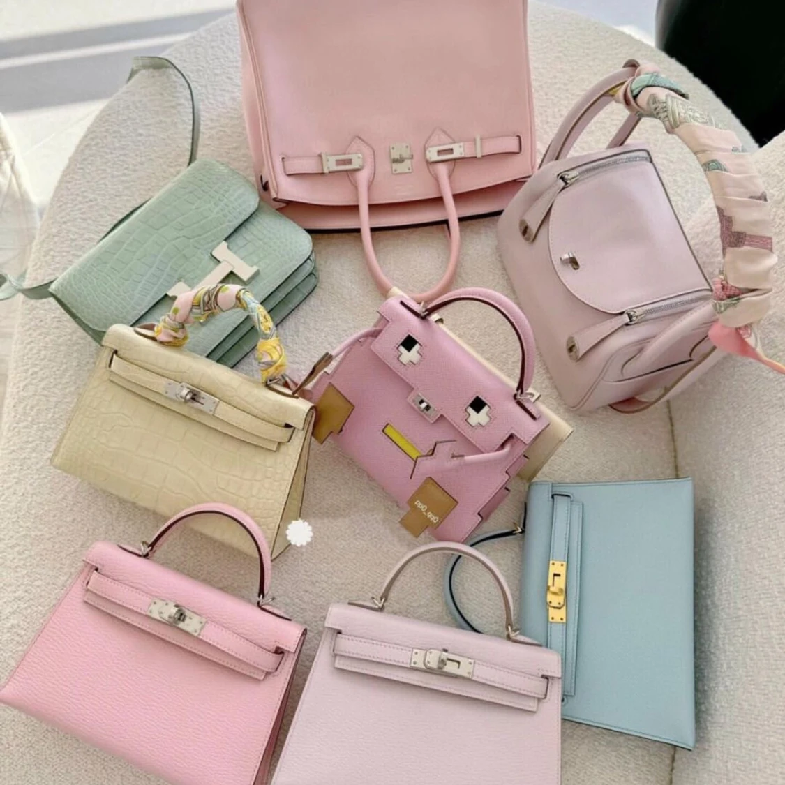 SÖKER, en pastellfärgad väska i någon av dessa färger