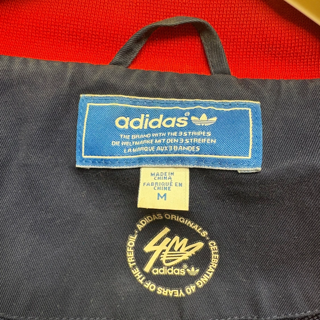 Adidas blå och röd bomberjacka - 4