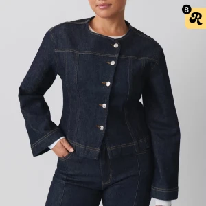 Mörkblå jeansjacka Gina  - Snygg mörkblå jeansjacka från Gina, som ny , nypris 599