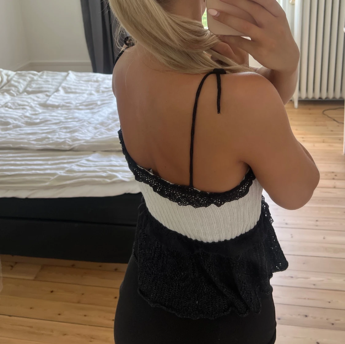 Stickad  linnetopp med volang från Zara - 2