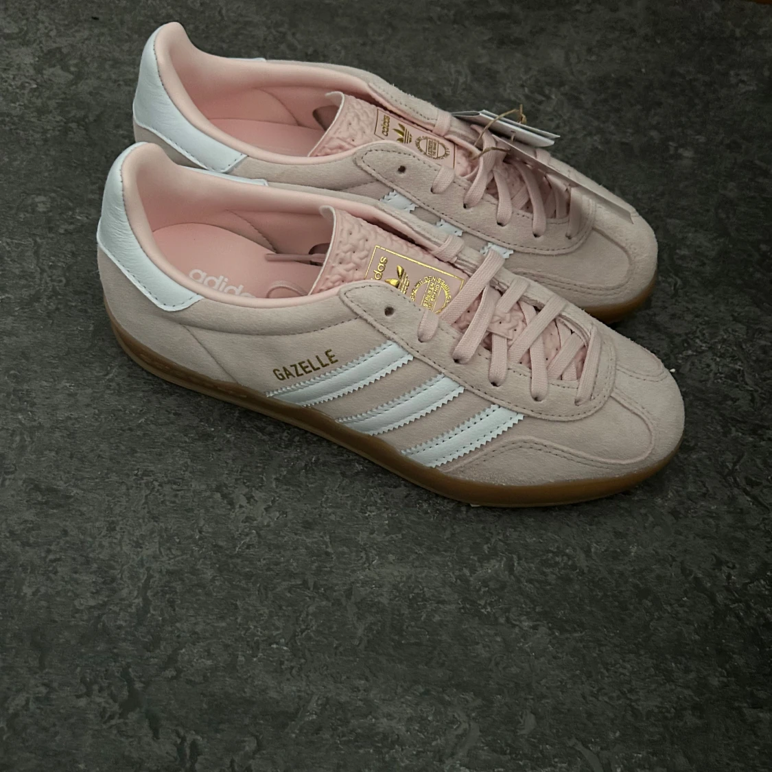 Adidas Gazelle rosa sneakers mocka - 1