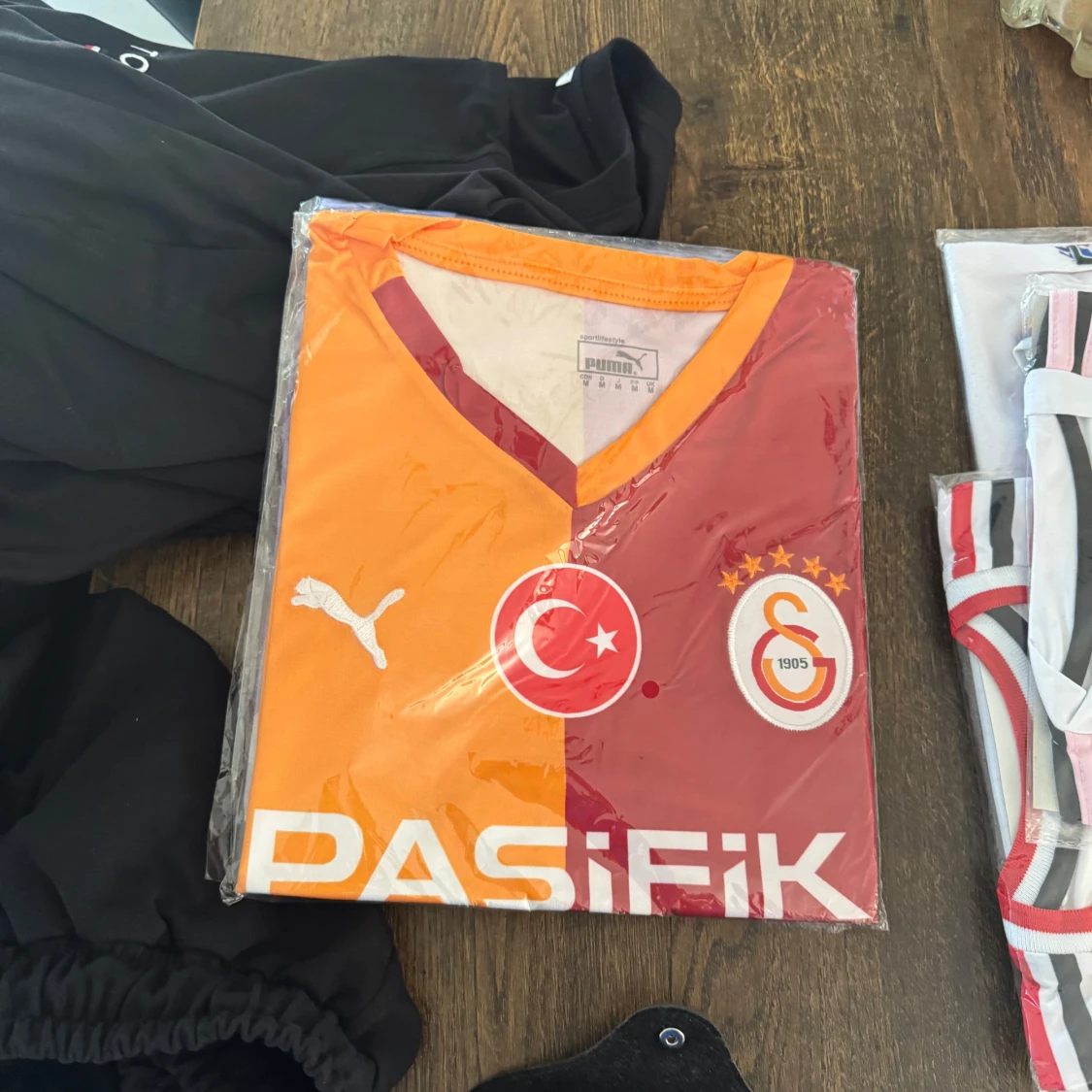 Galatasaray fotbollströja Puma röd/gul - 2