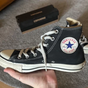 Converse skor - Använda 1 gång, i gott skick