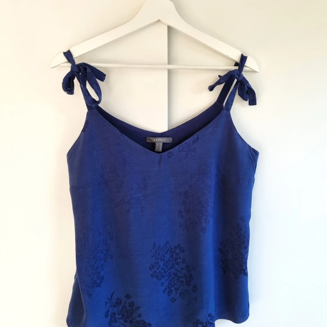 Blå linnetopp med knytband Esprit