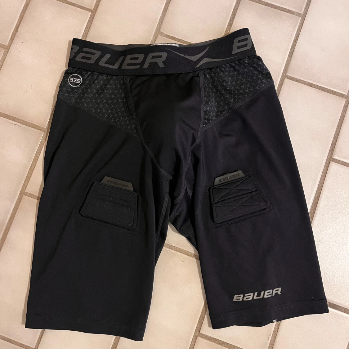 Svarta hockey shorts från Bauer