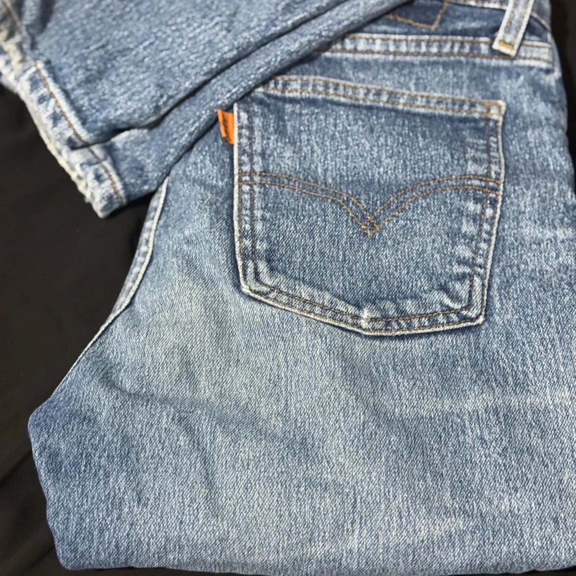 Levi's blå jeans med orange tag - 2