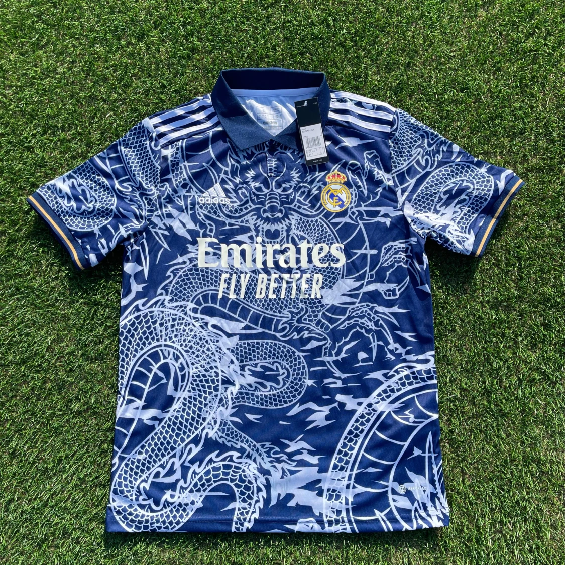 Real Madrid x Adidas blå draktröja L