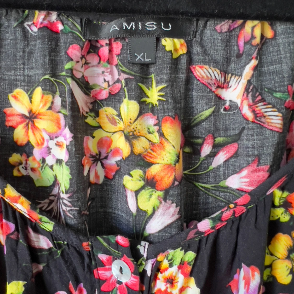 Blommig svart blus med knyt - 4