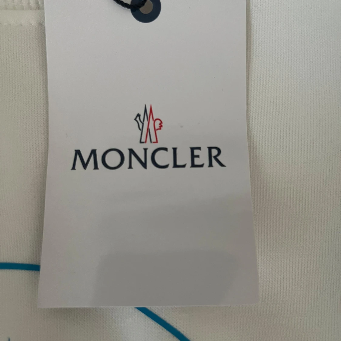 Vit sweatshirt från Moncler med blå logga - 4
