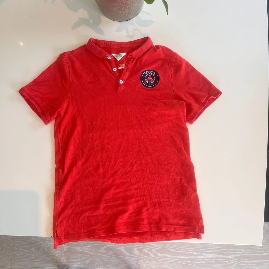 Röd PSG pikétröja från Nike