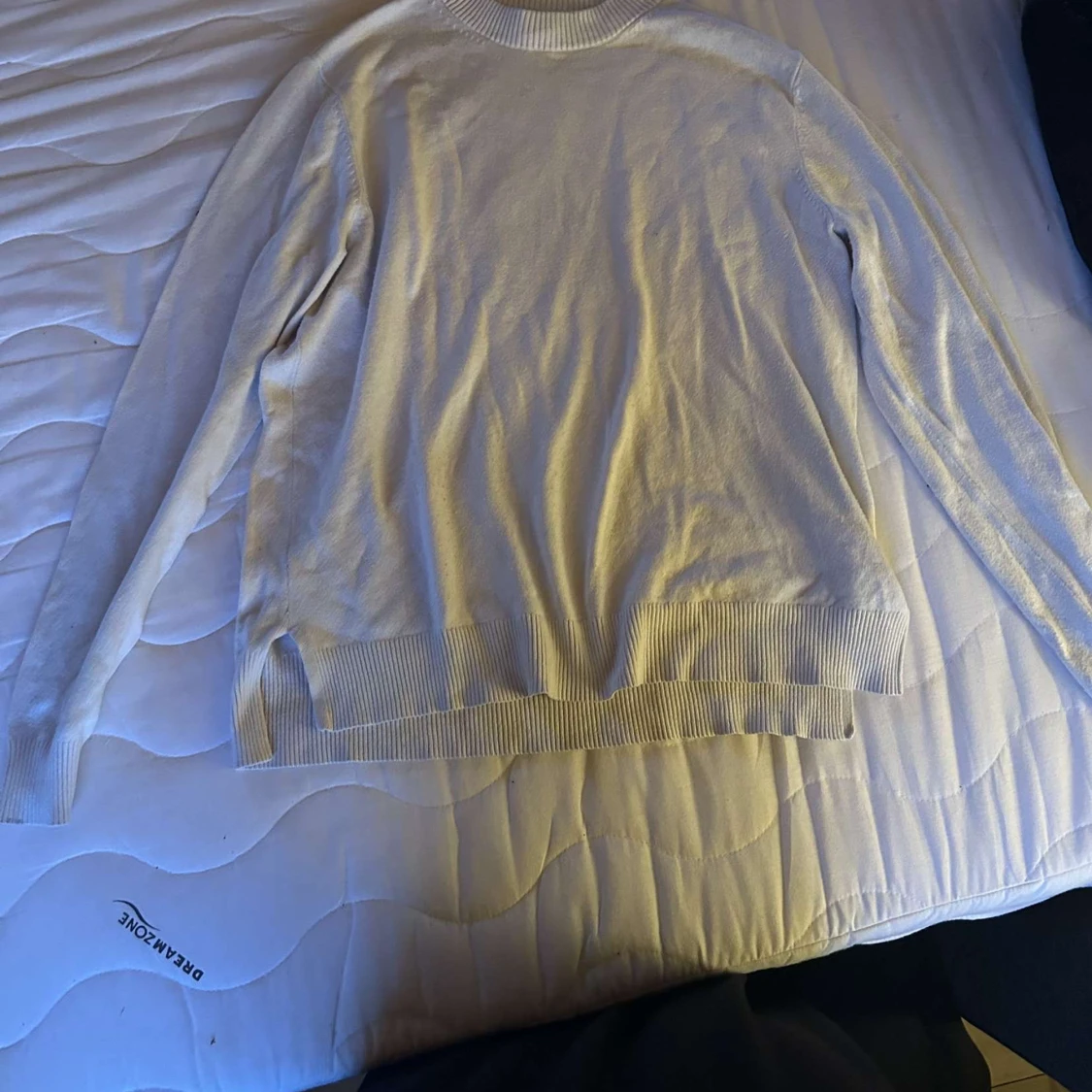 Ljusbeige stickad tröja från H&M - 1