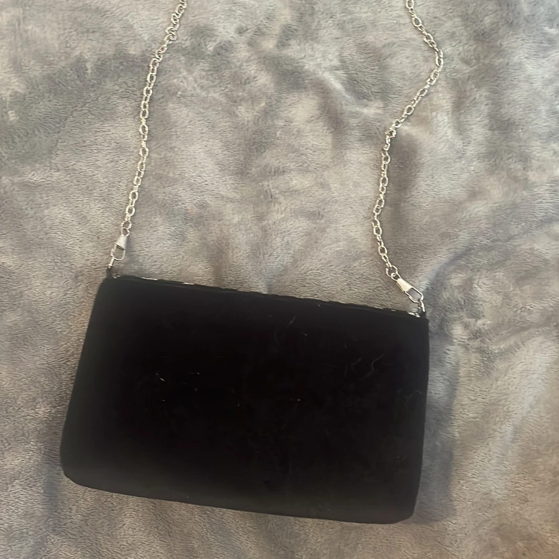 Svart axelväska med leopardmönster - 1