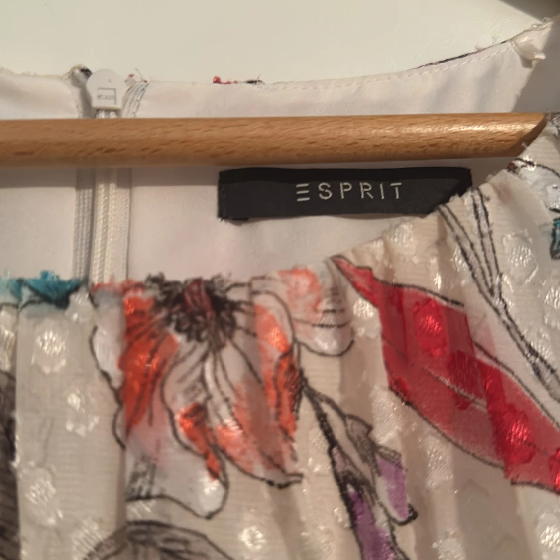 Blommig sommarklänning från Esprit - 1