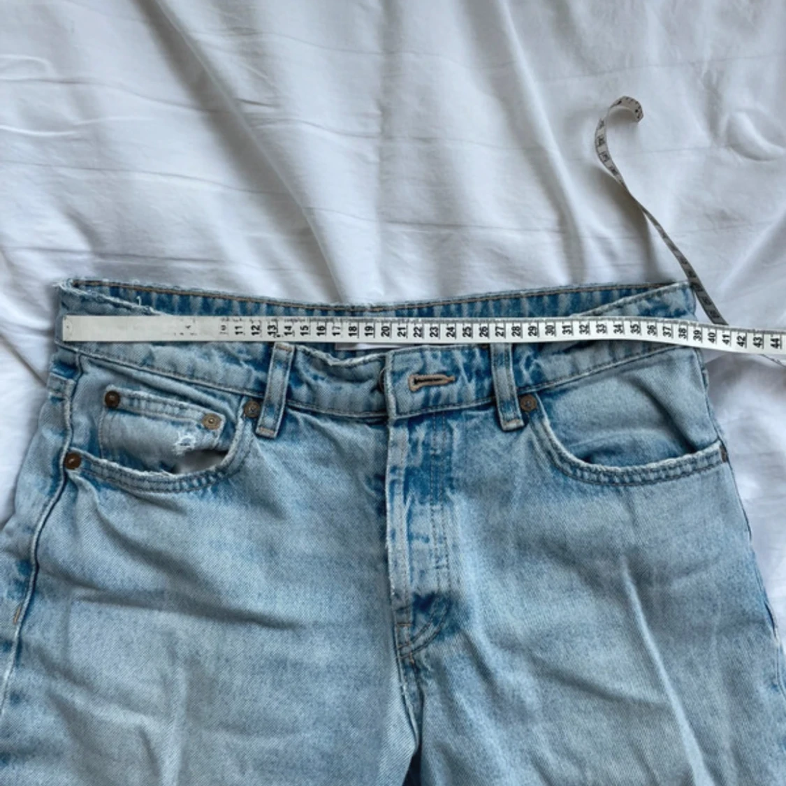 Ljusblå raka jeans från Zara - 3