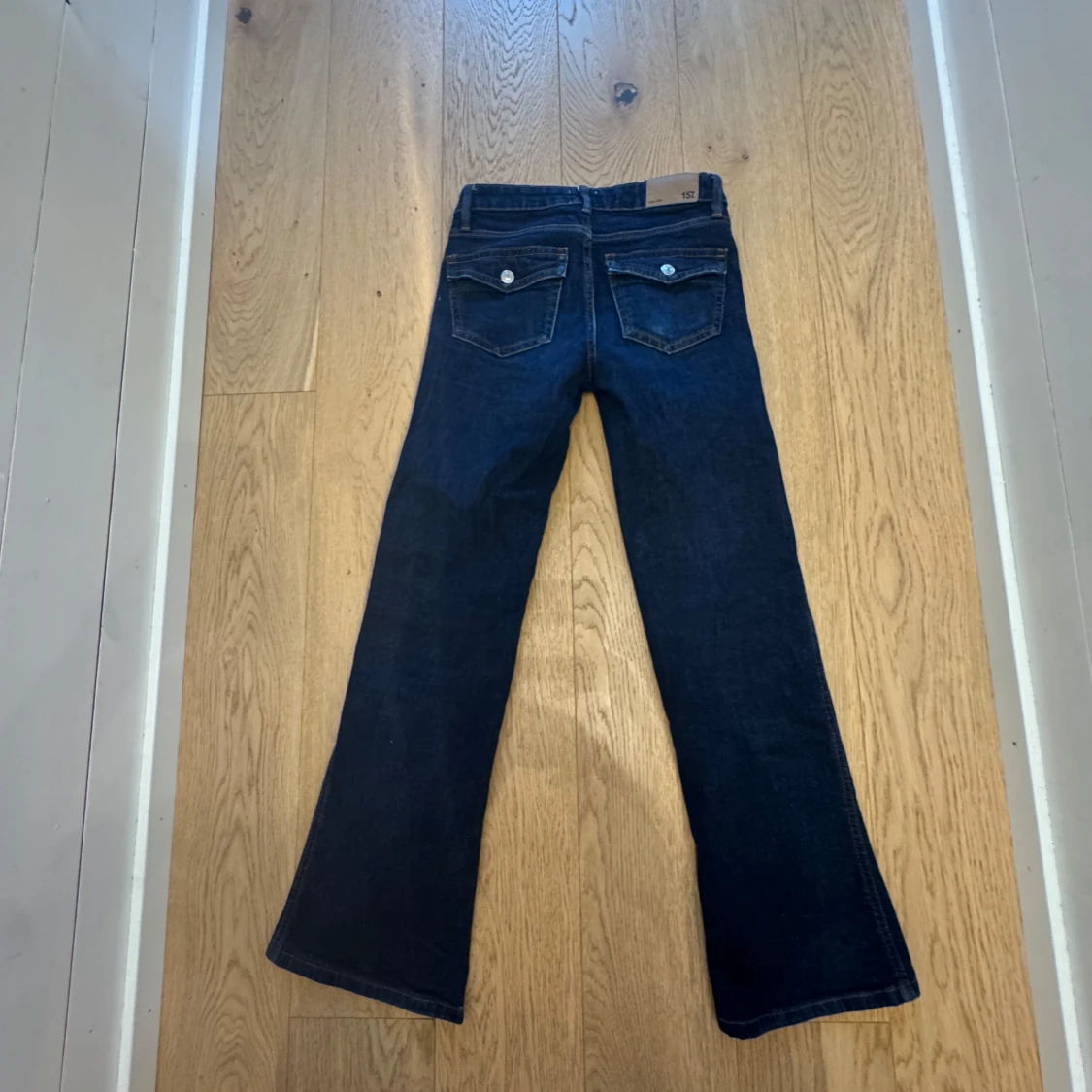 Mörkblå bootcut jeans - 1