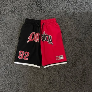 Basketshorts  - Svarta och röda basketshorts
