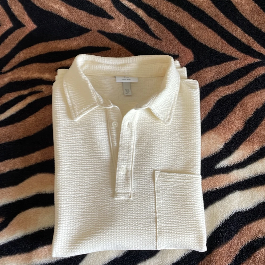 Vit pikétröja i strukturerad bomull - 1