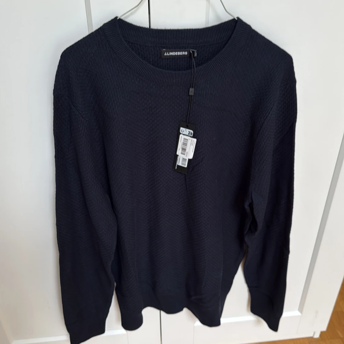 Mörkblå tröja J.Lindeberg ny!