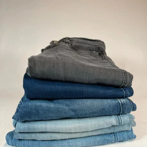 Replay - Säljer dessa 6 replay anbass jeans i olika färger. 699 kr styck. Pris kan diskuteras. Hör av er vid frågor eller funderingar.💸