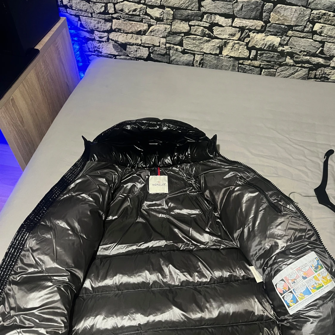 Svart dunjacka från Moncler - 1