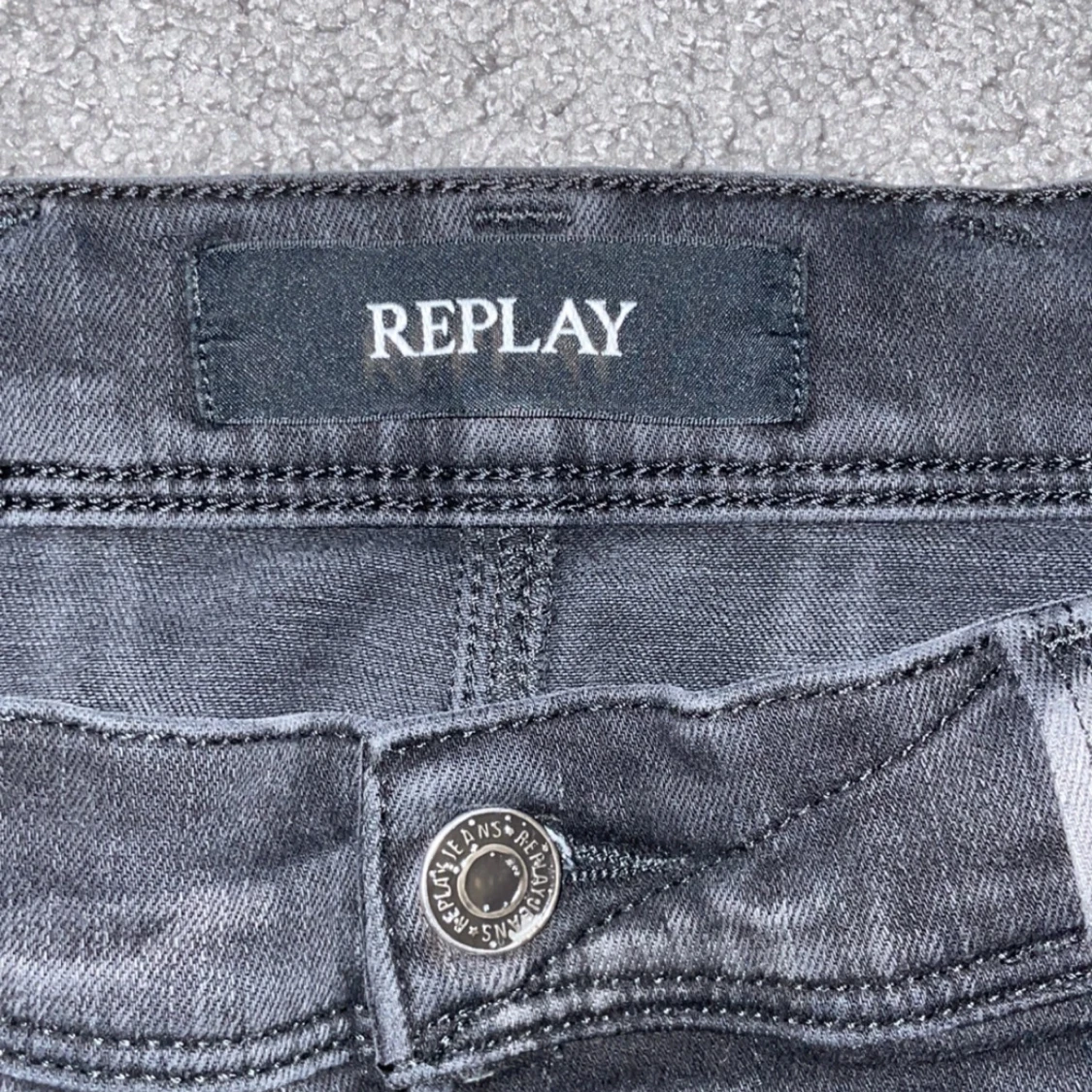 Svarta jeansbyxor från Replay - 2