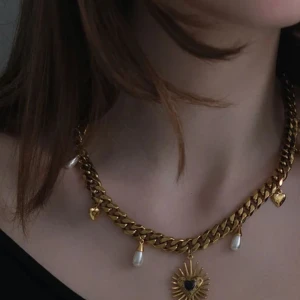 WOS halsband  - Gludplätterat halsband ifrån WOS! Nypris 900kr, och nästan aldrig använt 🤩