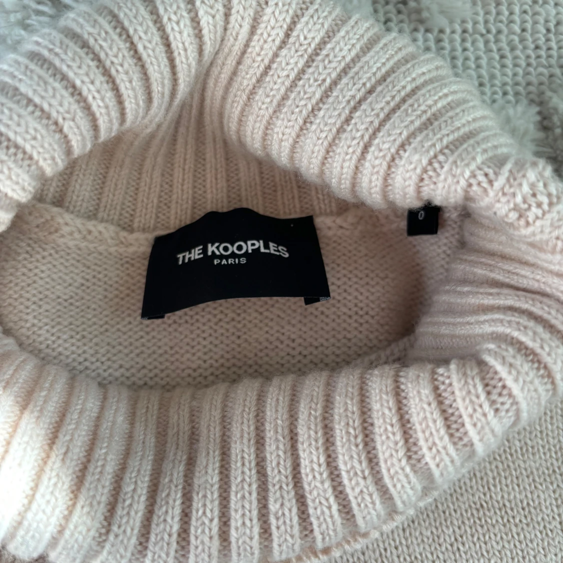 Beige stickad polotröja från The Kooples - 2