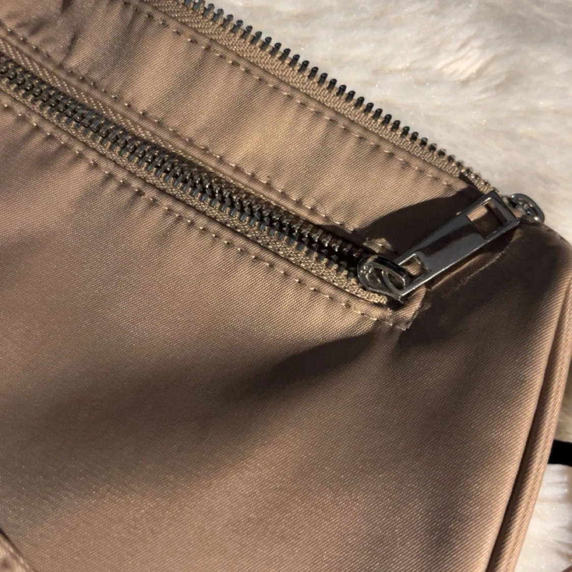 Beige axelväska från Bik Bok - 2