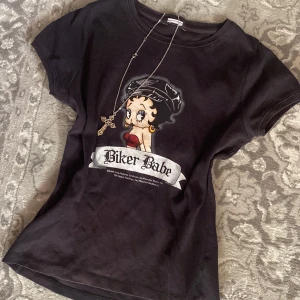 Svart bettyboop t-shirt - As snygg tshirt , storlek s/m