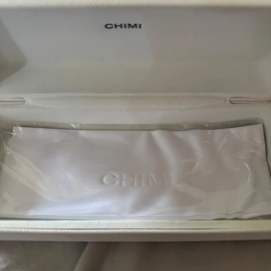 Grå solglasögon från Chimi - 3