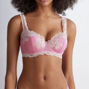 Rosa BH från intimissmi - Superfin rosa pretty flower bh med krämvit spets och broderade detaljer. Storlek 75B.