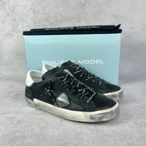 Philippe Model PRSX sneaker - – Condition: 10/10 - brand new, never used  – What is included: Box & dustbag  – Retail price: 3800 SEK