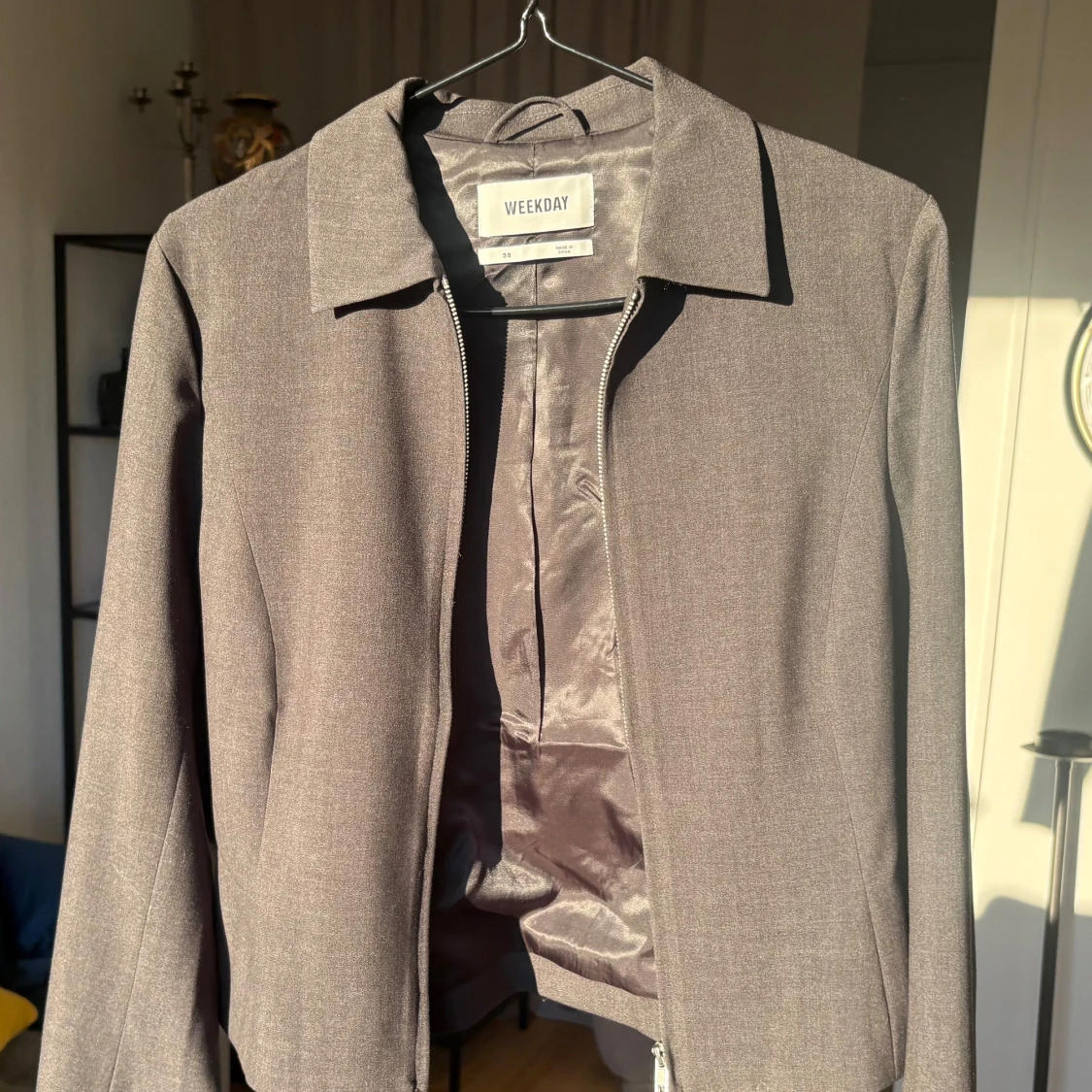 Grå kavajjacka från Weekday