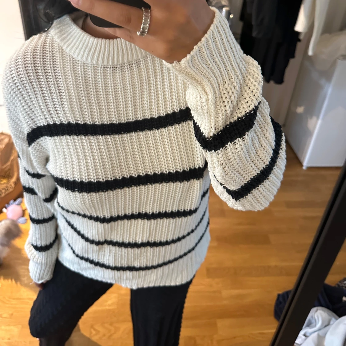 stickad randig tröja - 1