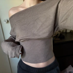 Brun stickad topp NA-KD - Använd en gång